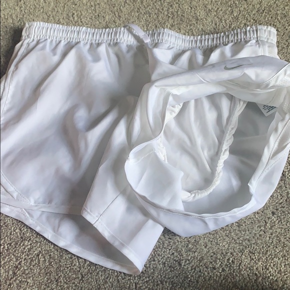 nike kids shorts pink and white - Picture 4 of 6